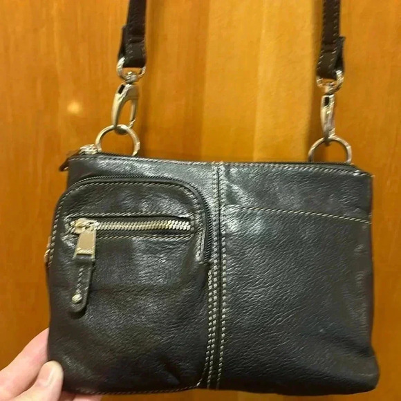 Tignanello Crossbody - Picture 1 of 7